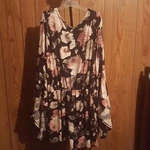 Long flare sleeve shorts romper